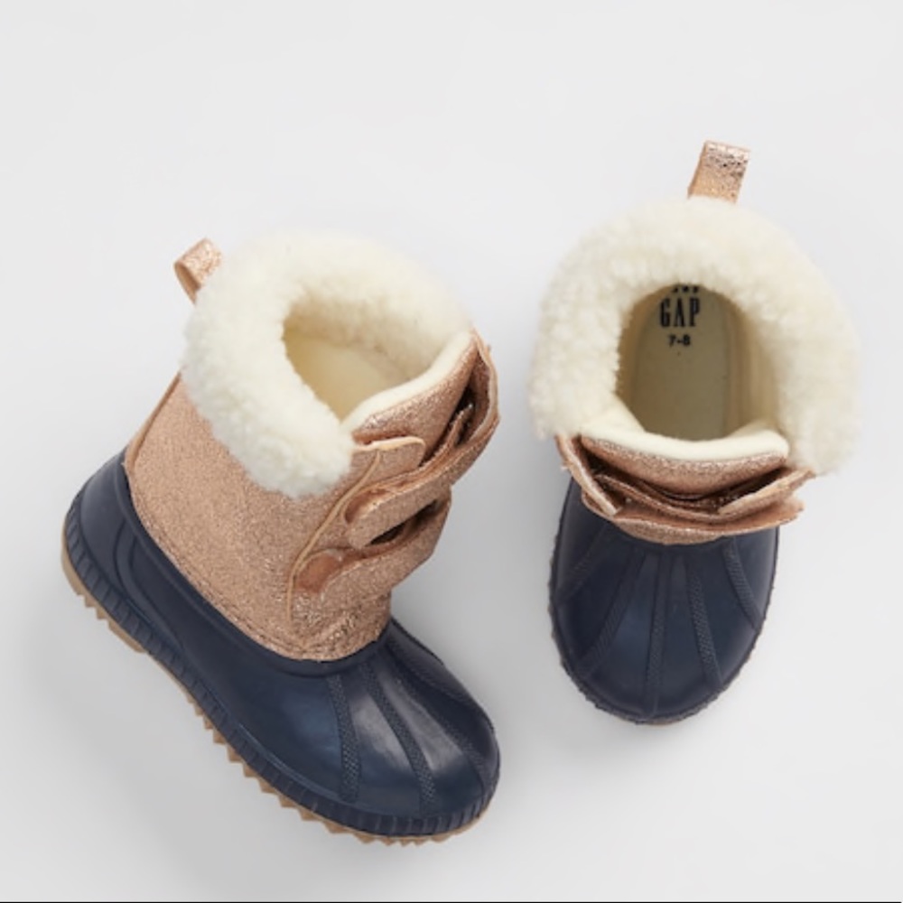 BabyGap Sherpa Duck Boots Size 5/6